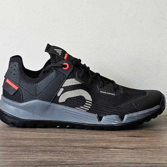 Adidas Women's 5.10 Trailcross LT Cycle Shoes Size 7 Black/ Grey  NWT - Picture 2 of 6